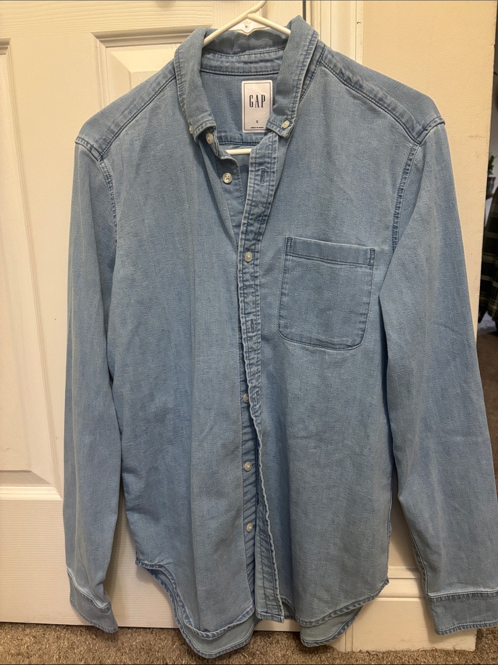 GAP Light Blue Denim Shirt Jacket - Casual Button-Front
